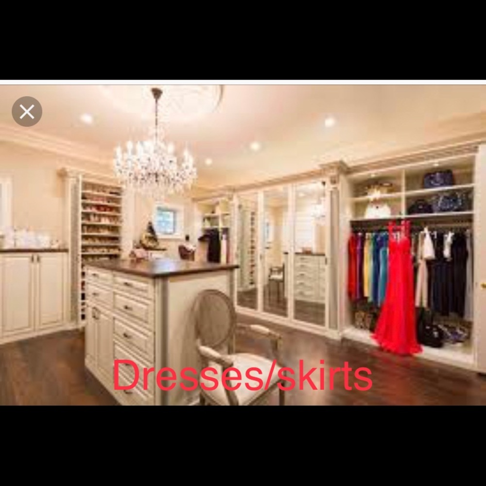 Dresses/skirts